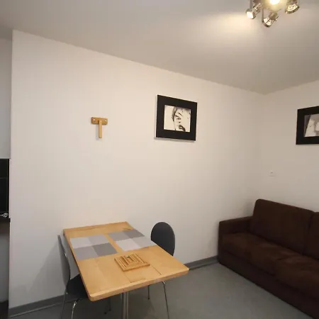 Ideal Au Mont-dore: Hyper Centre, Garage Prive, Pour 3 Personnes - Fr-1-608-145 Apartment